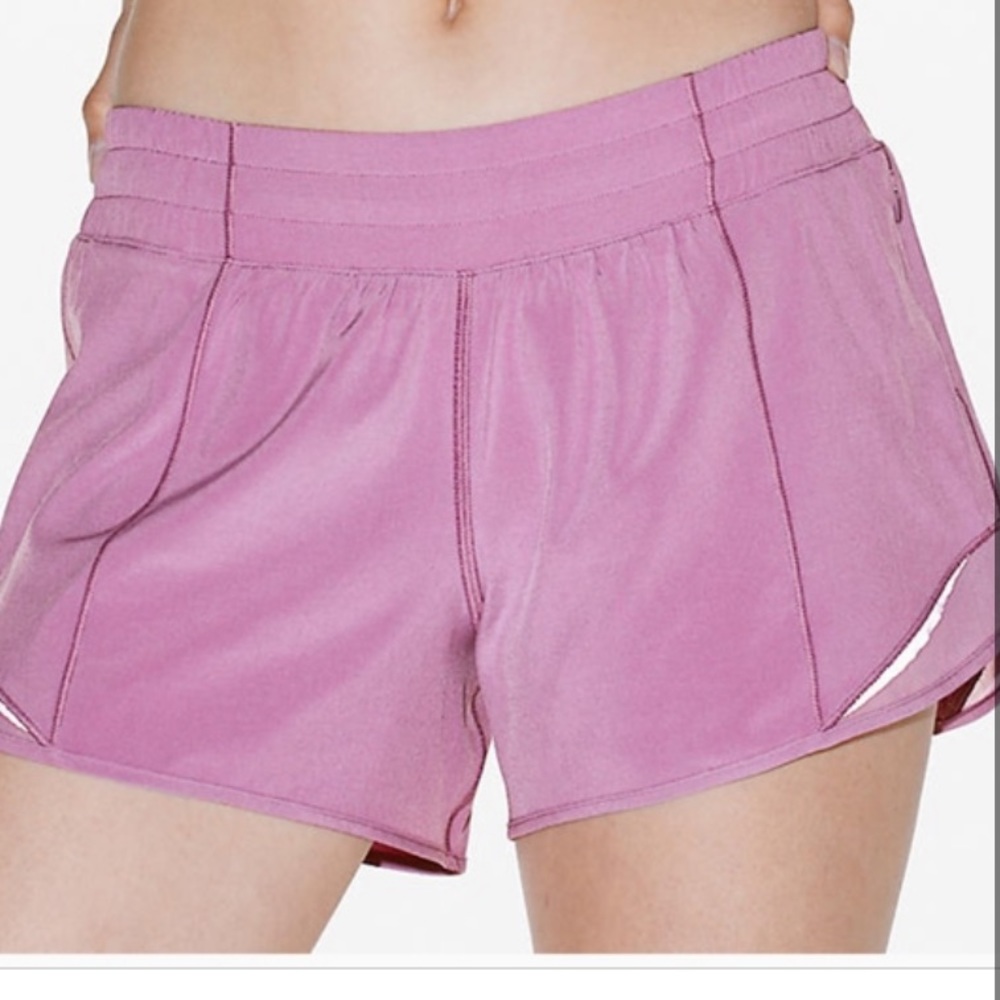 ISO LULULEMON SHORTS SIZE 6 2.5”
